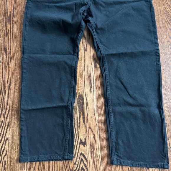 Wrangler Black Relaxed Fit Jeans - Picture 7 of 8